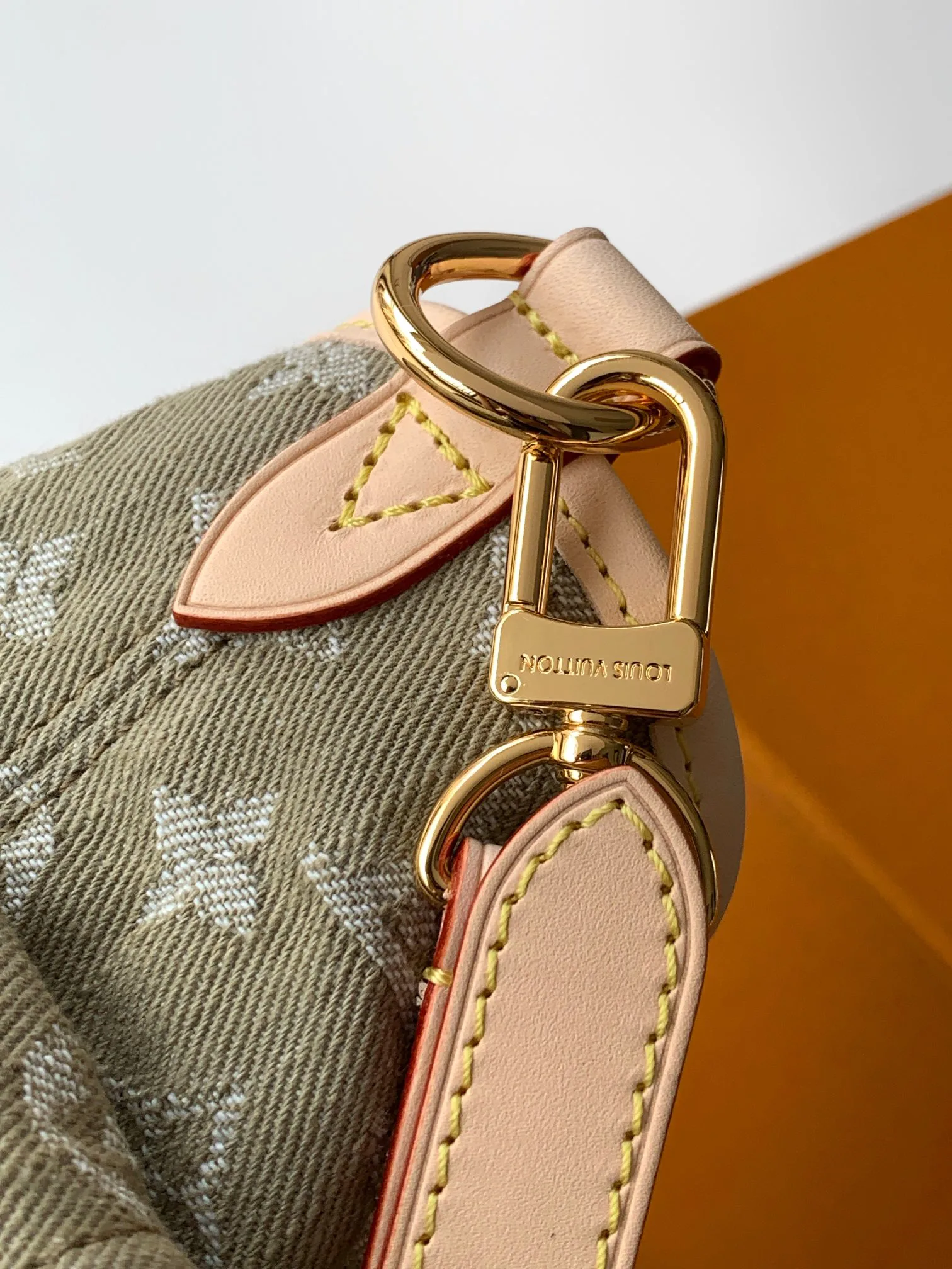 Сумки На Ремне Женские Louis Vuitton 13435276