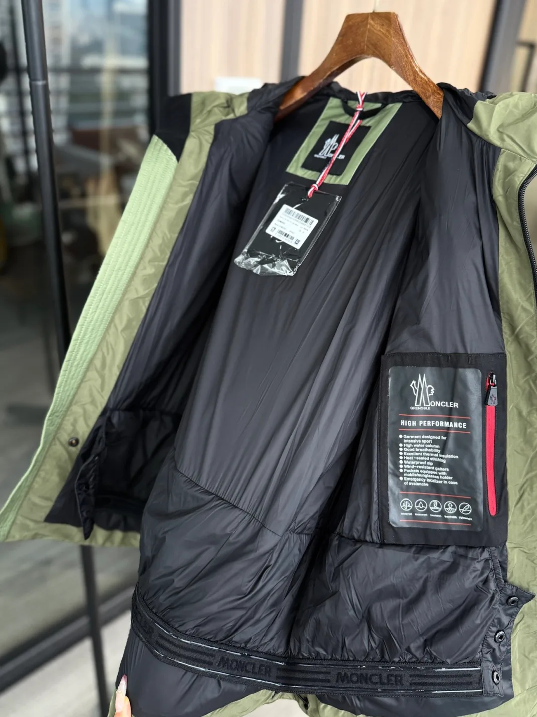 Куртки И Пуховики Женские Moncler 18728805