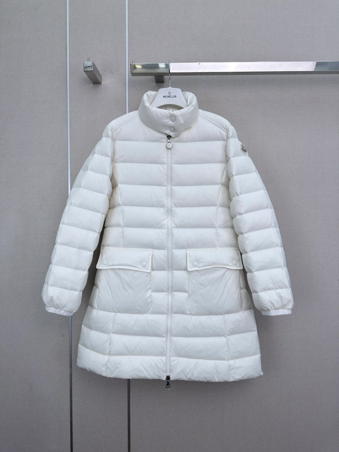 Куртки И Пуховики Женские Moncler 18609598