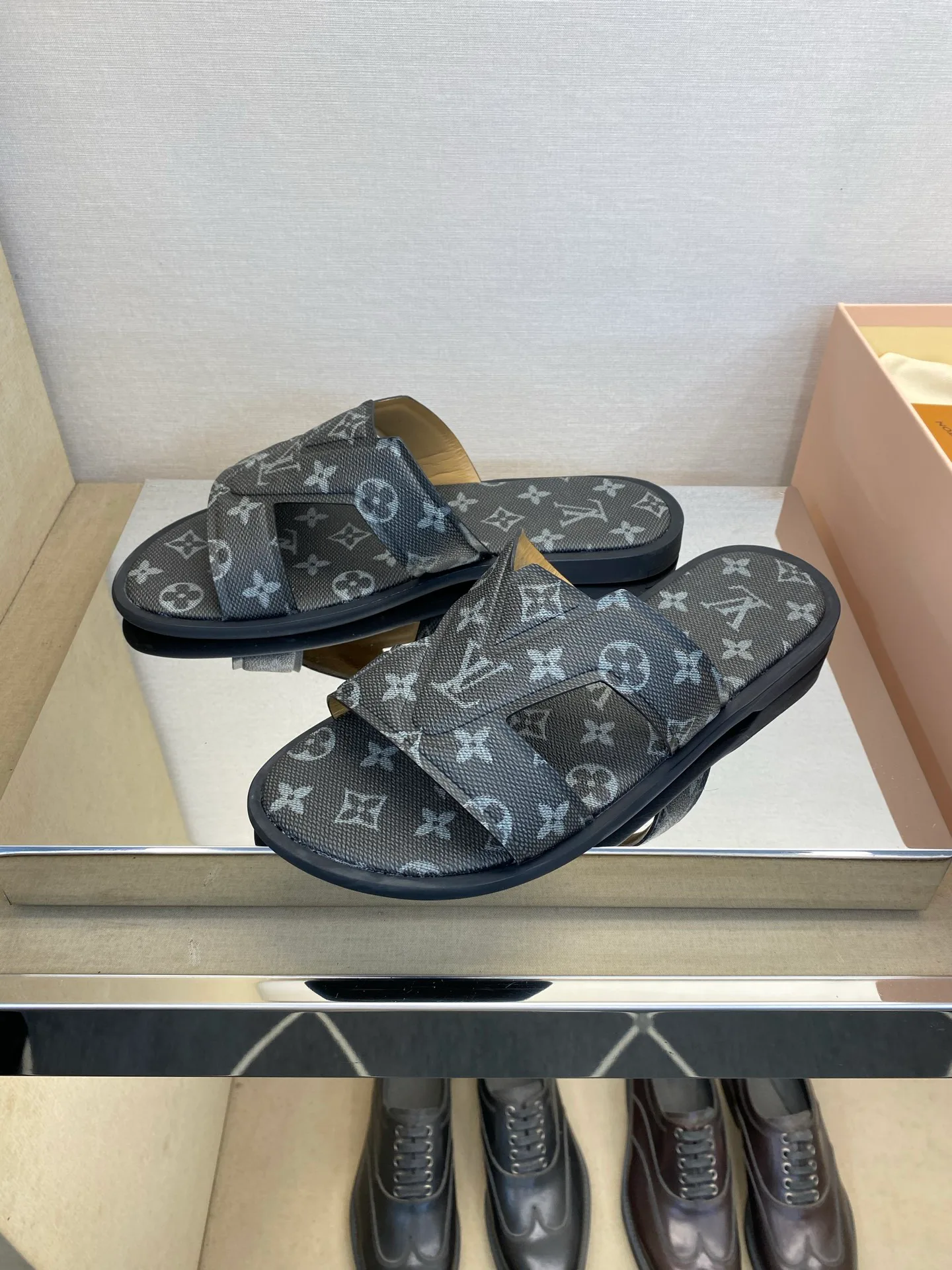 Шлепанцы Мужские Louis Vuitton 13080180