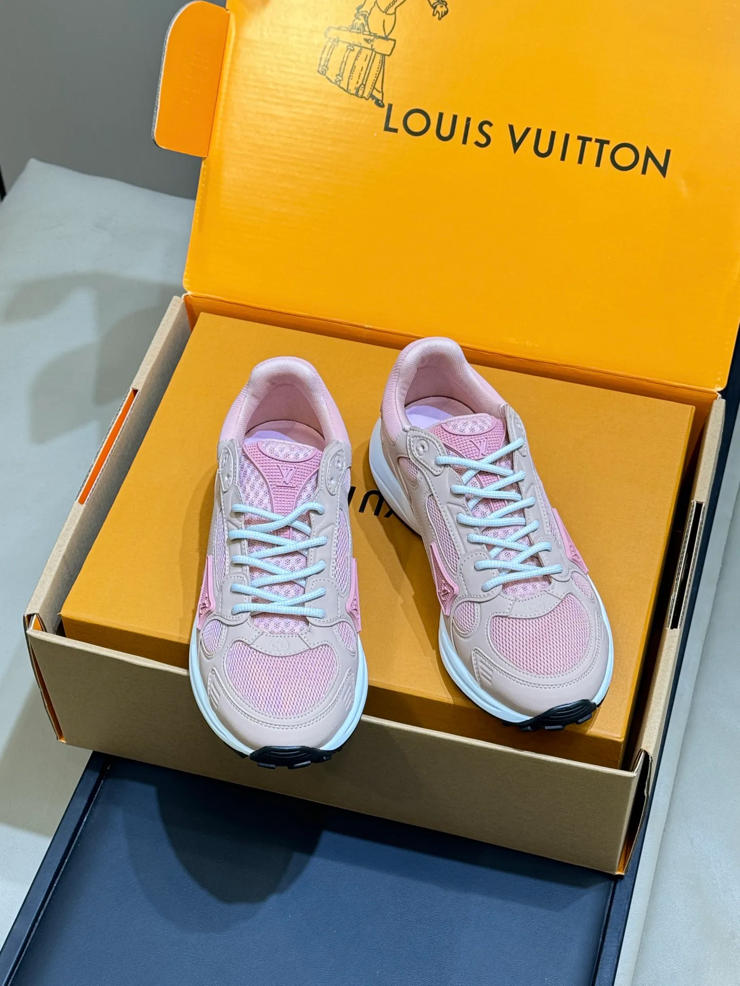 Кроссовки Женские Louis Vuitton 11258741