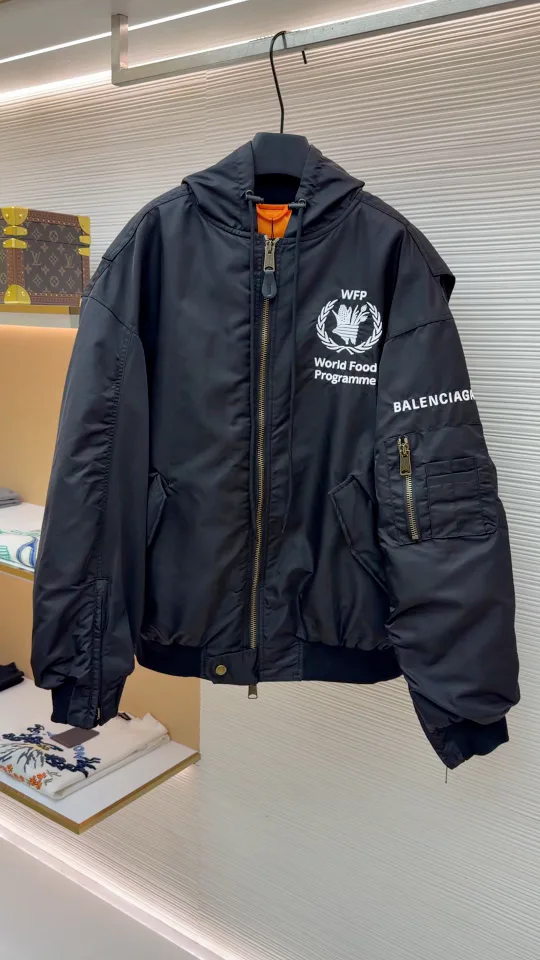 Куртки И Пуховики Мужские Balenciaga 11068118