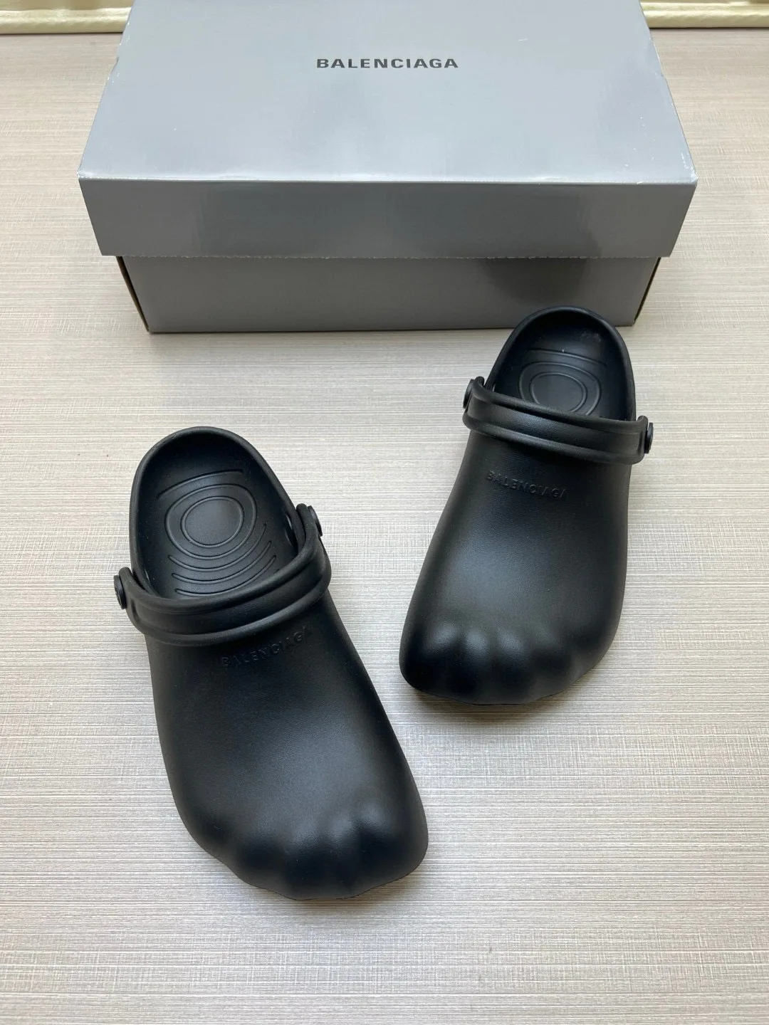 Шлепанцы Женские Balenciaga 17078816