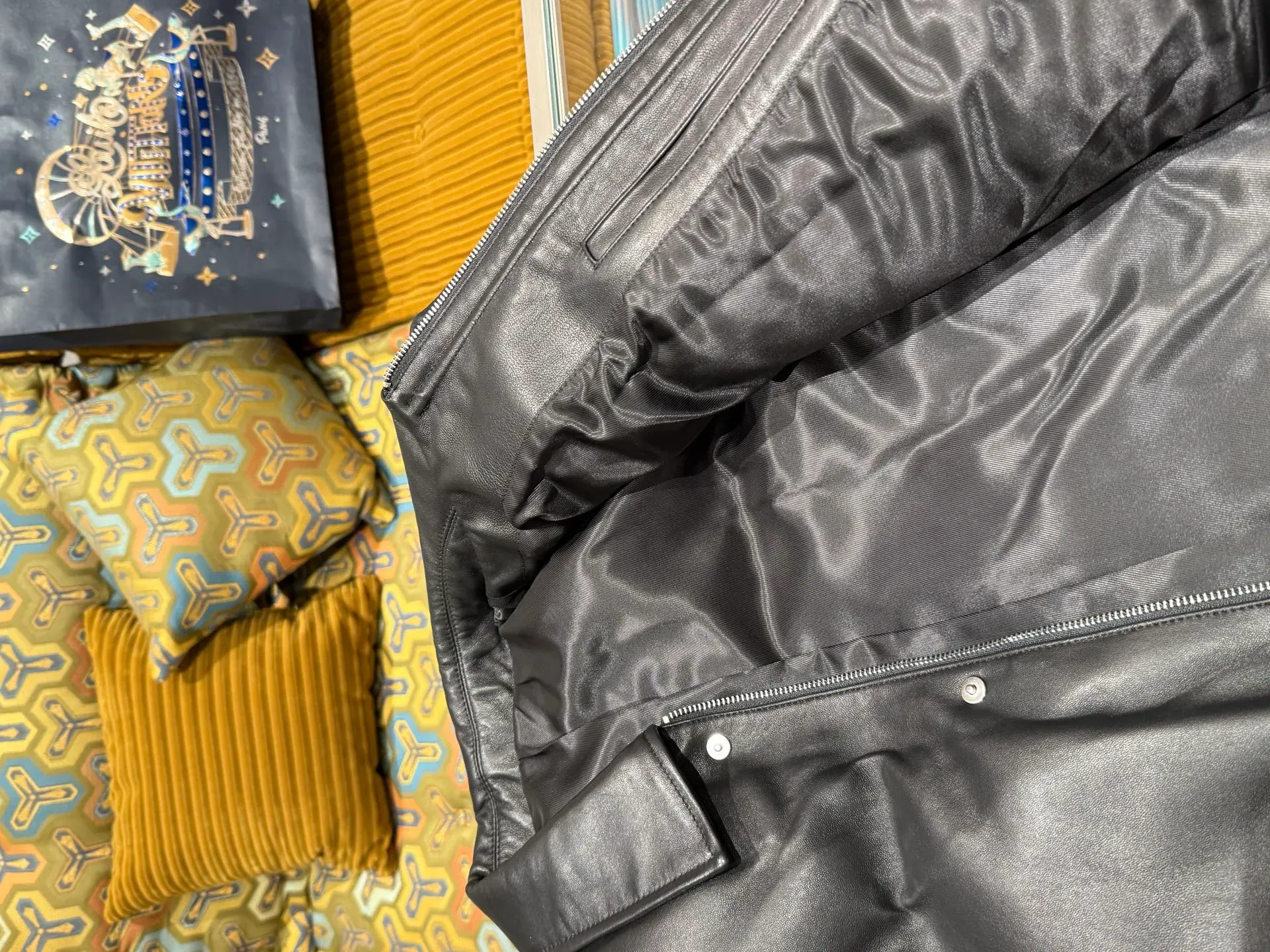 Кожаные Куртки И Дублёнки Мужские Saint Laurent 715784