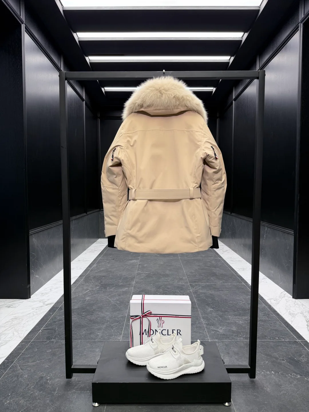 Куртки И Пуховики Женские Moncler 1261878