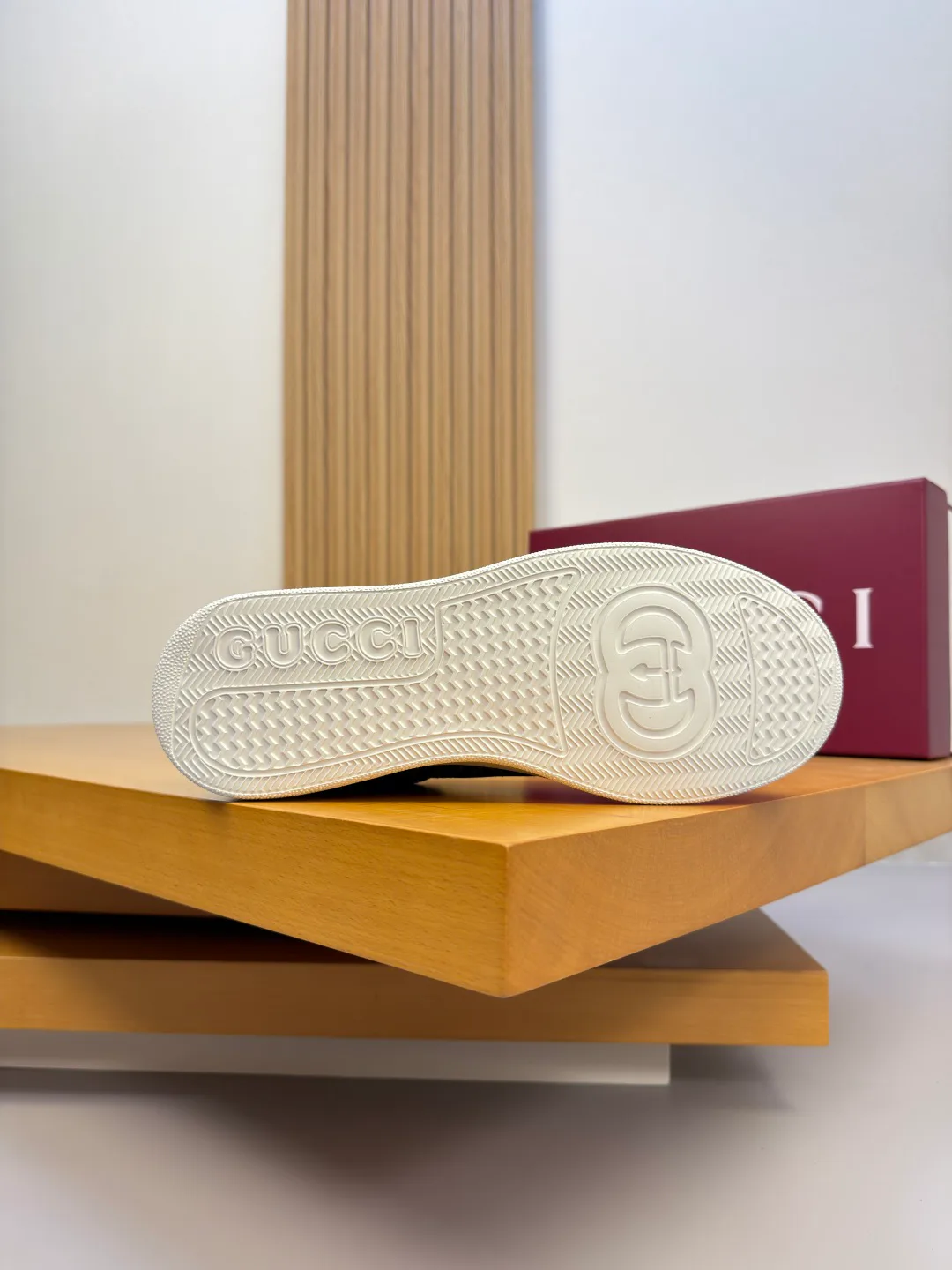 Кроссовки Женские Gucci 18781752