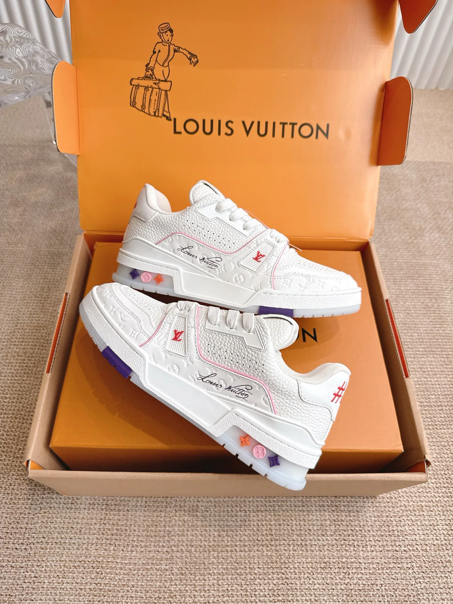 Кроссовки Женские Louis Vuitton 18324754