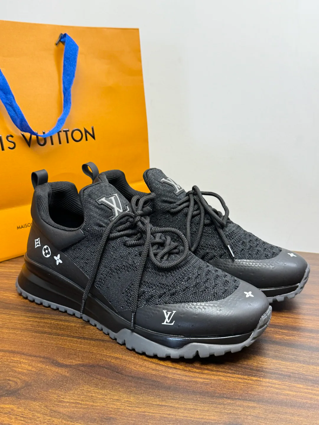 Кроссовки Мужские Louis Vuitton 19787658