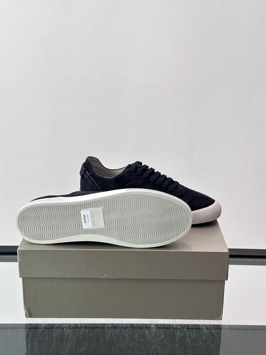 Кроссовки Женские Armani 17982561