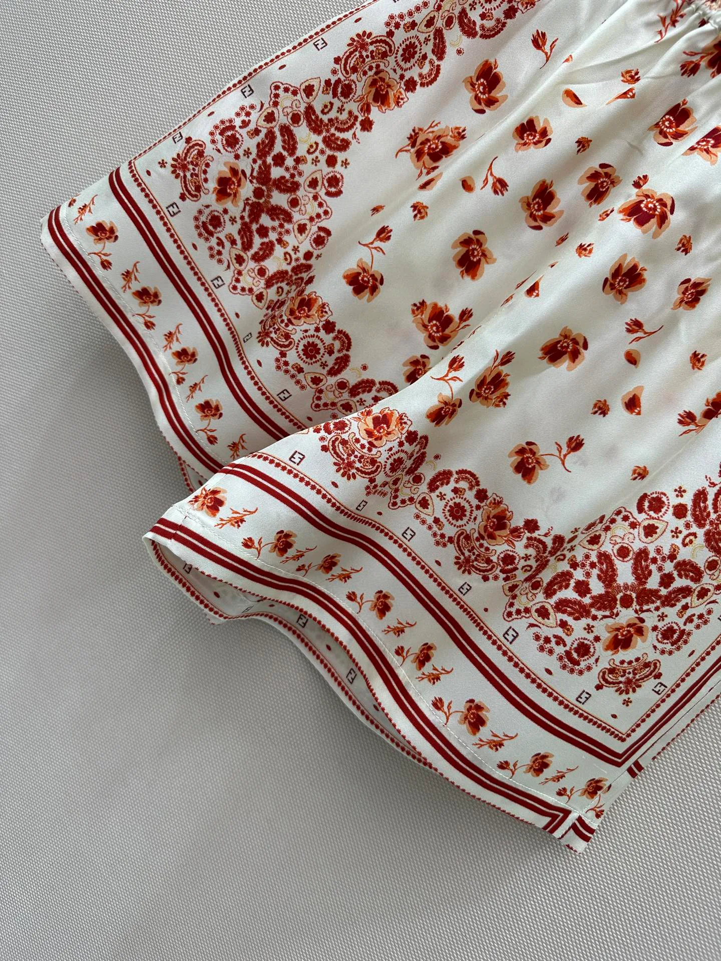 Шорты Женские Fendi 9820503