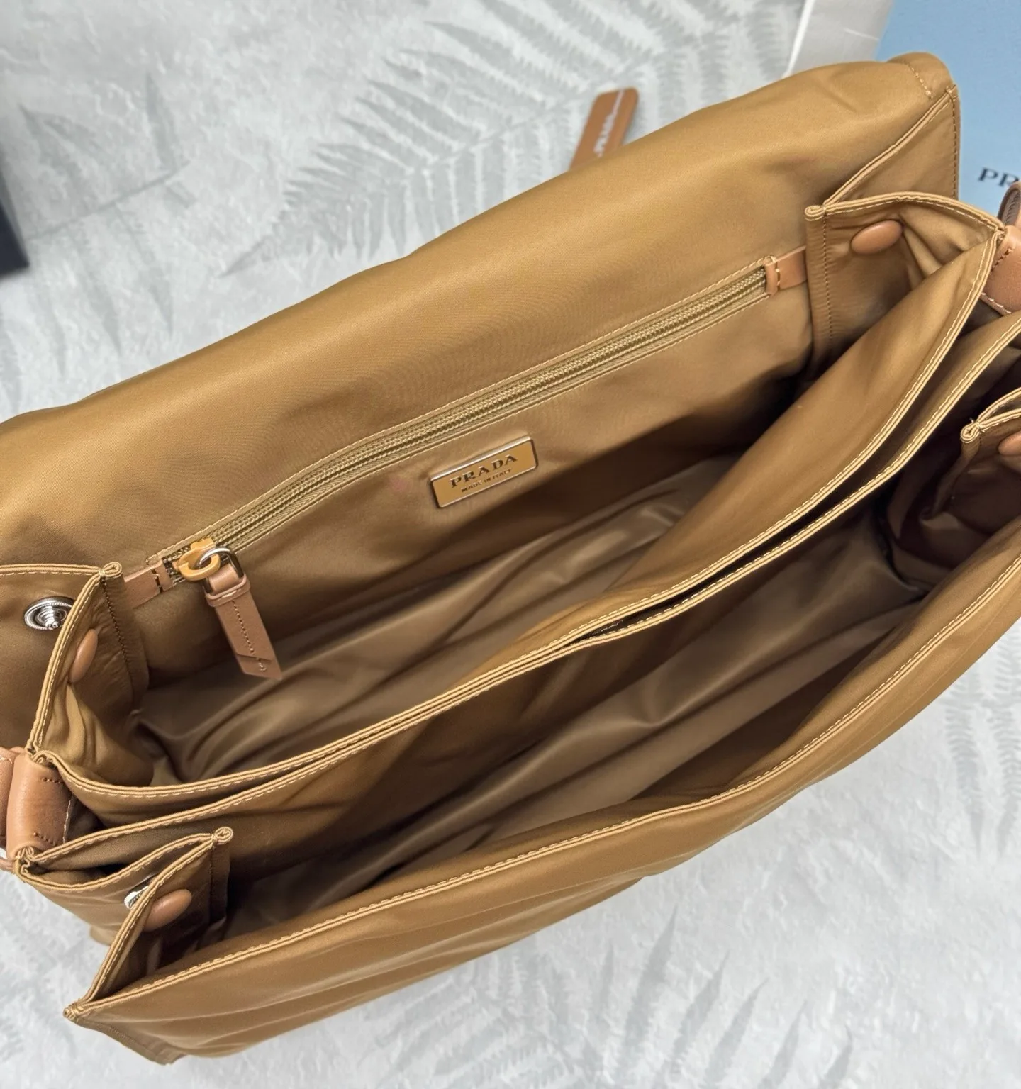 Сумки На Ремне Женские Prada 11682078