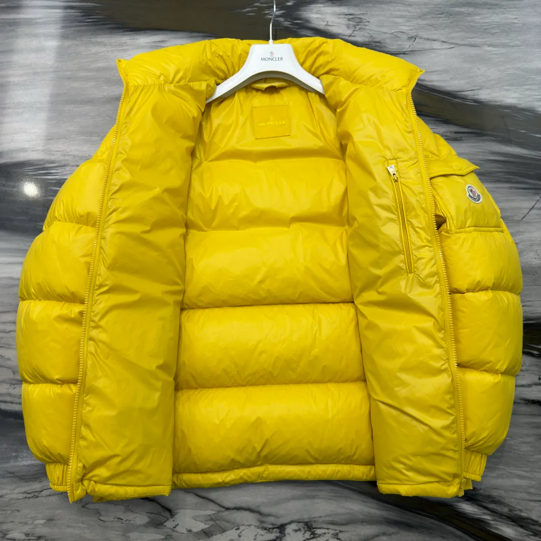 Куртки И Пуховики Мужские Moncler 17927110