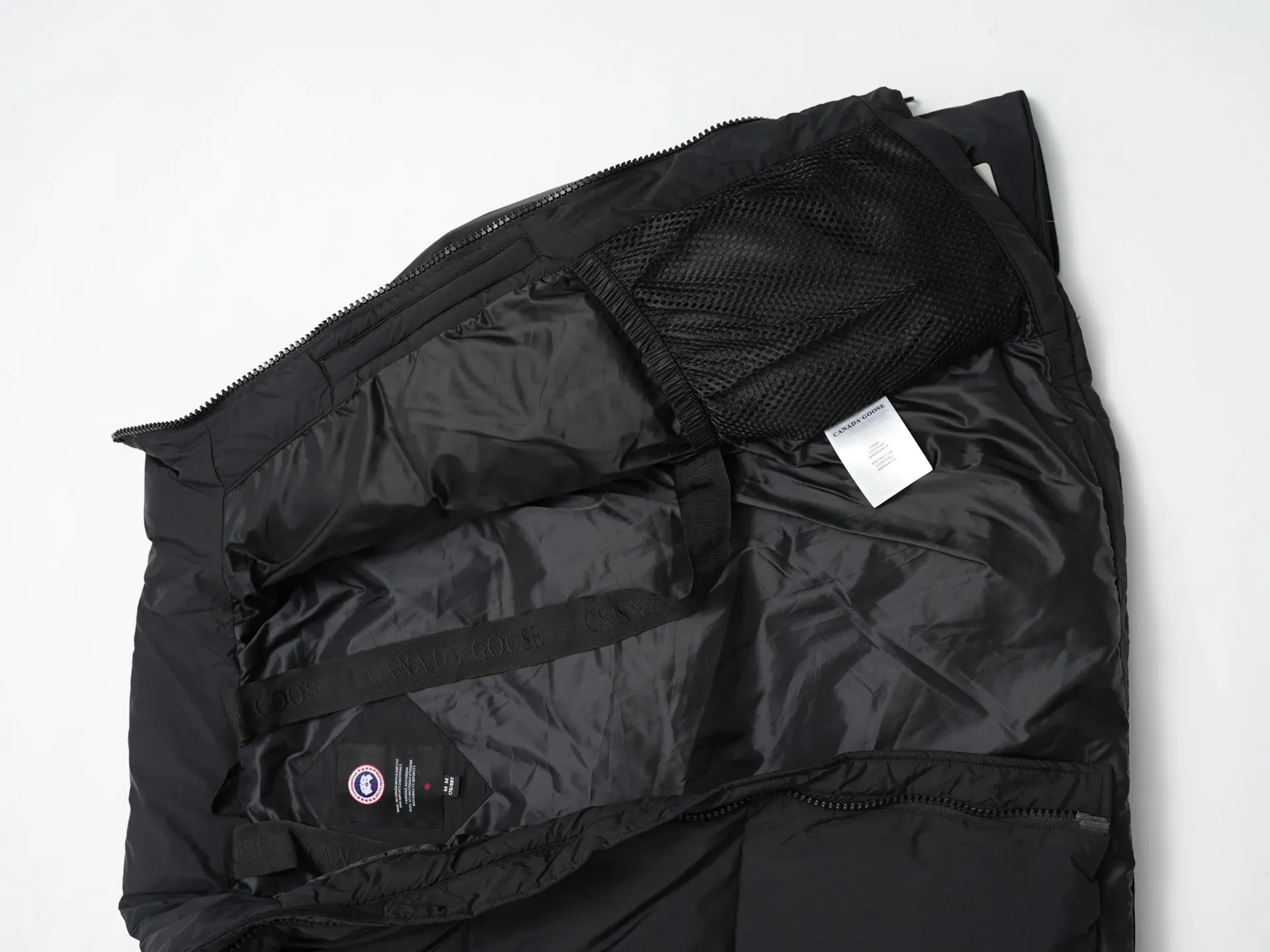 Куртки И Пуховики Мужские Canada Goose 1536070
