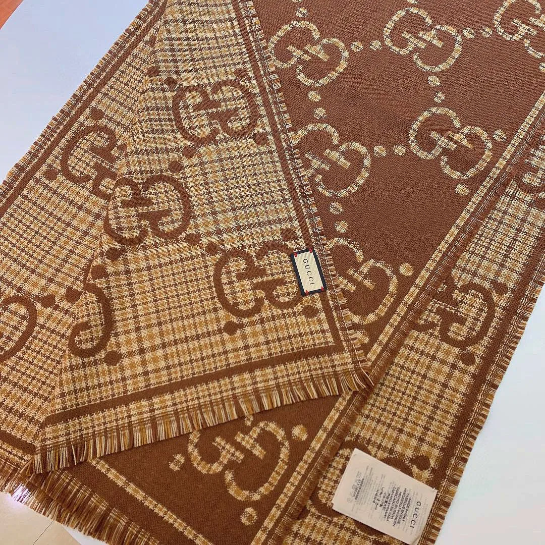 Шарфы Gucci 4501234