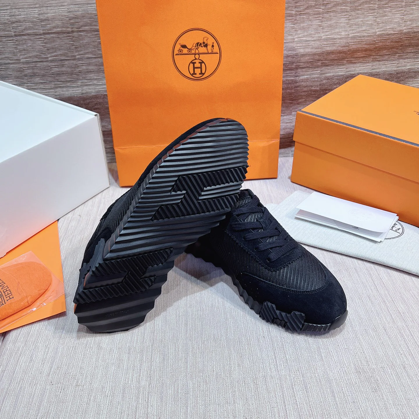 Кроссовки Женские Hermes 17749546