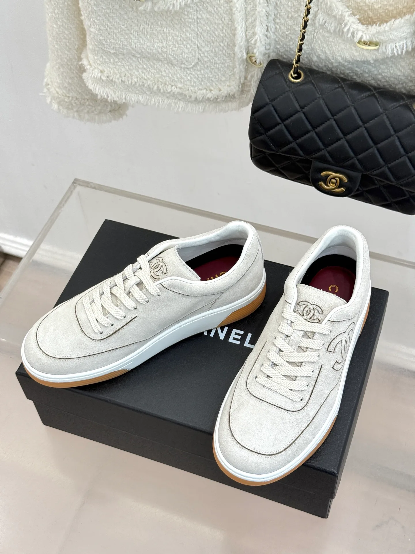 Кроссовки Женские Chanel 18154785