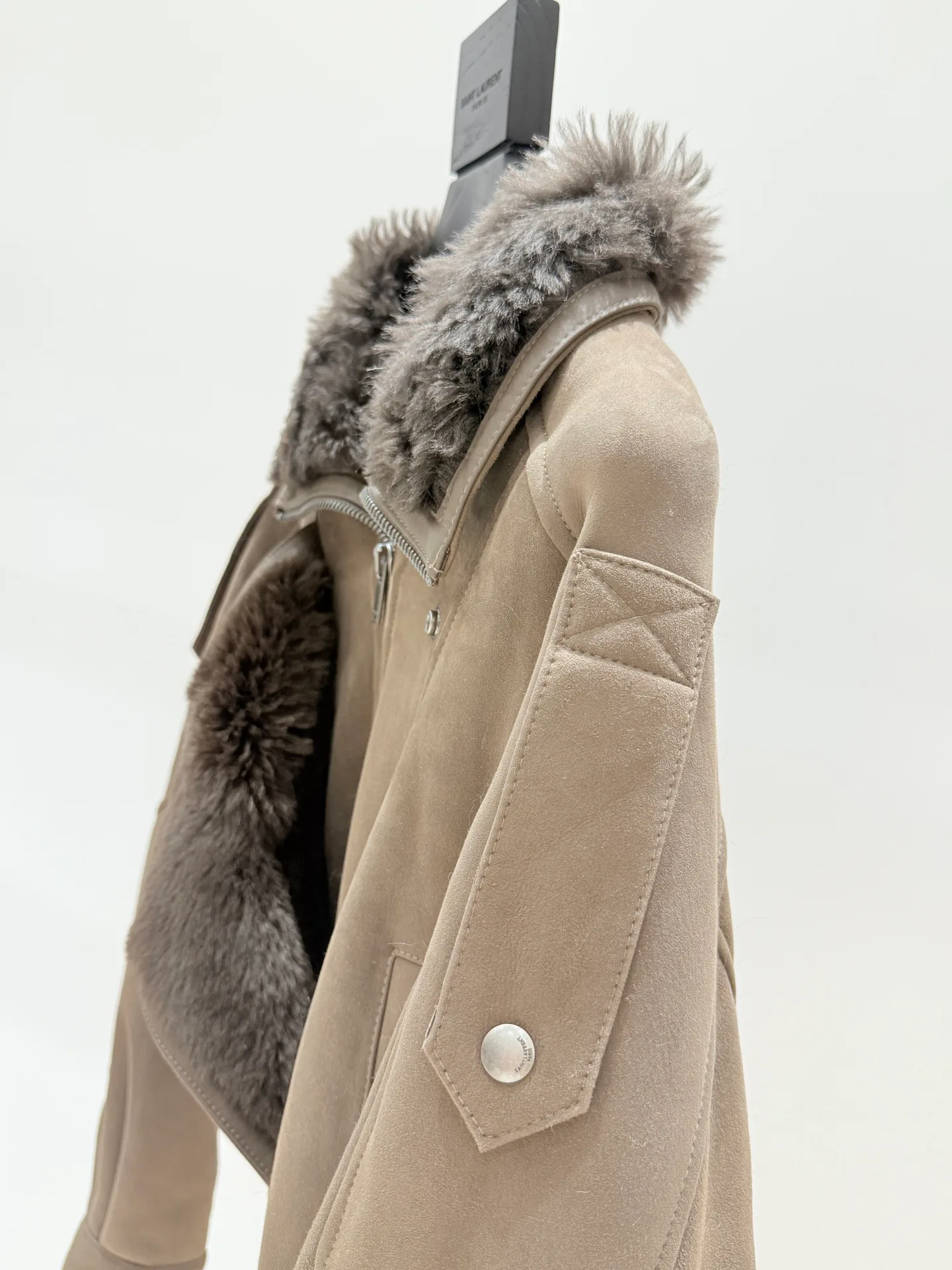 Кожаные Куртки И Дублёнки Женские Saint Laurent 18446619