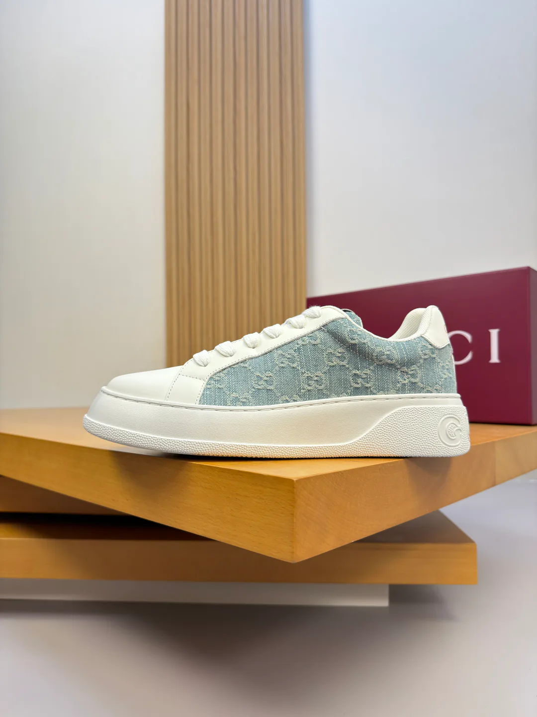 Кроссовки Женские Gucci 18781753