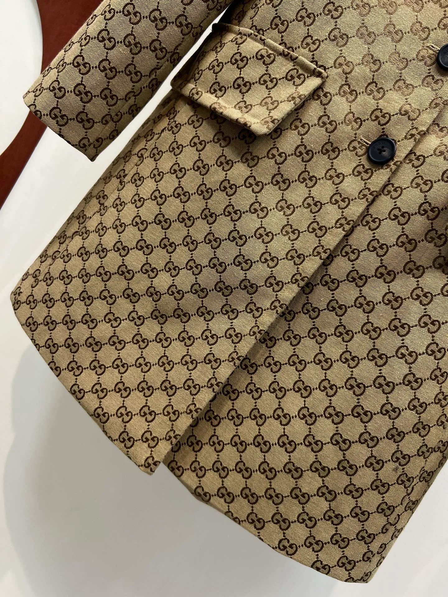 Пальто Женские Gucci 18407877