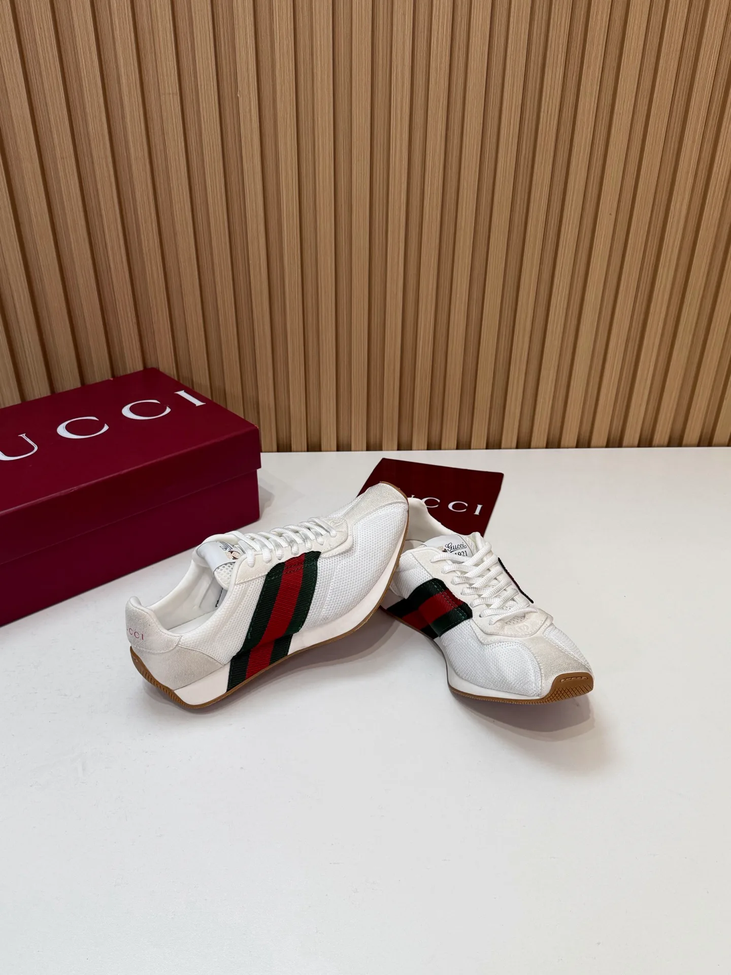 Кроссовки Женские Gucci 19766246