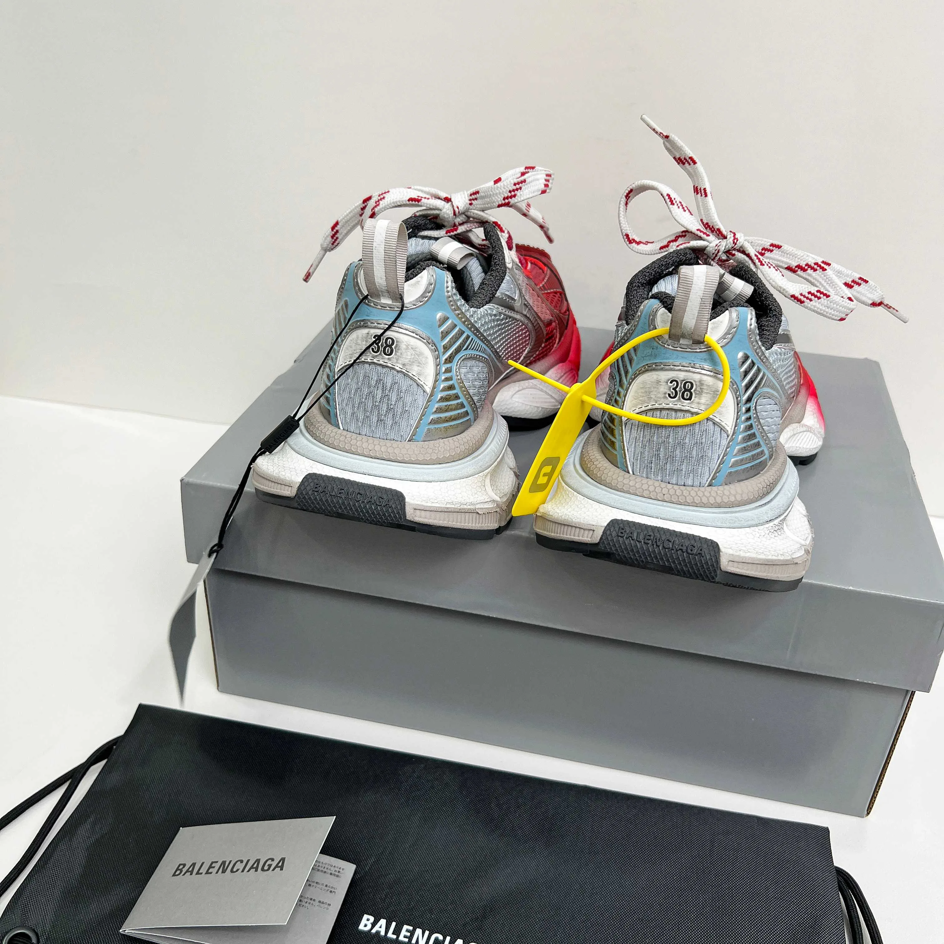 Кроссовки Женские Balenciaga 6062635