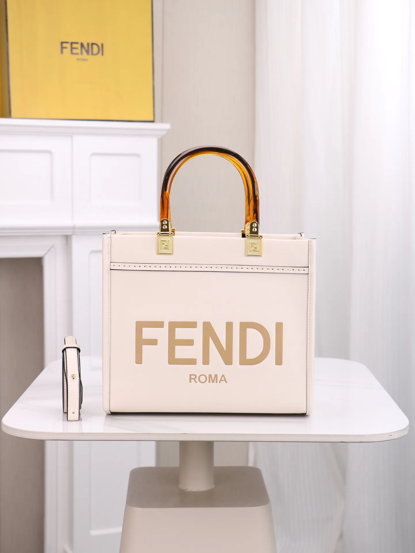 Классические Сумки Женские Fendi 18005131
