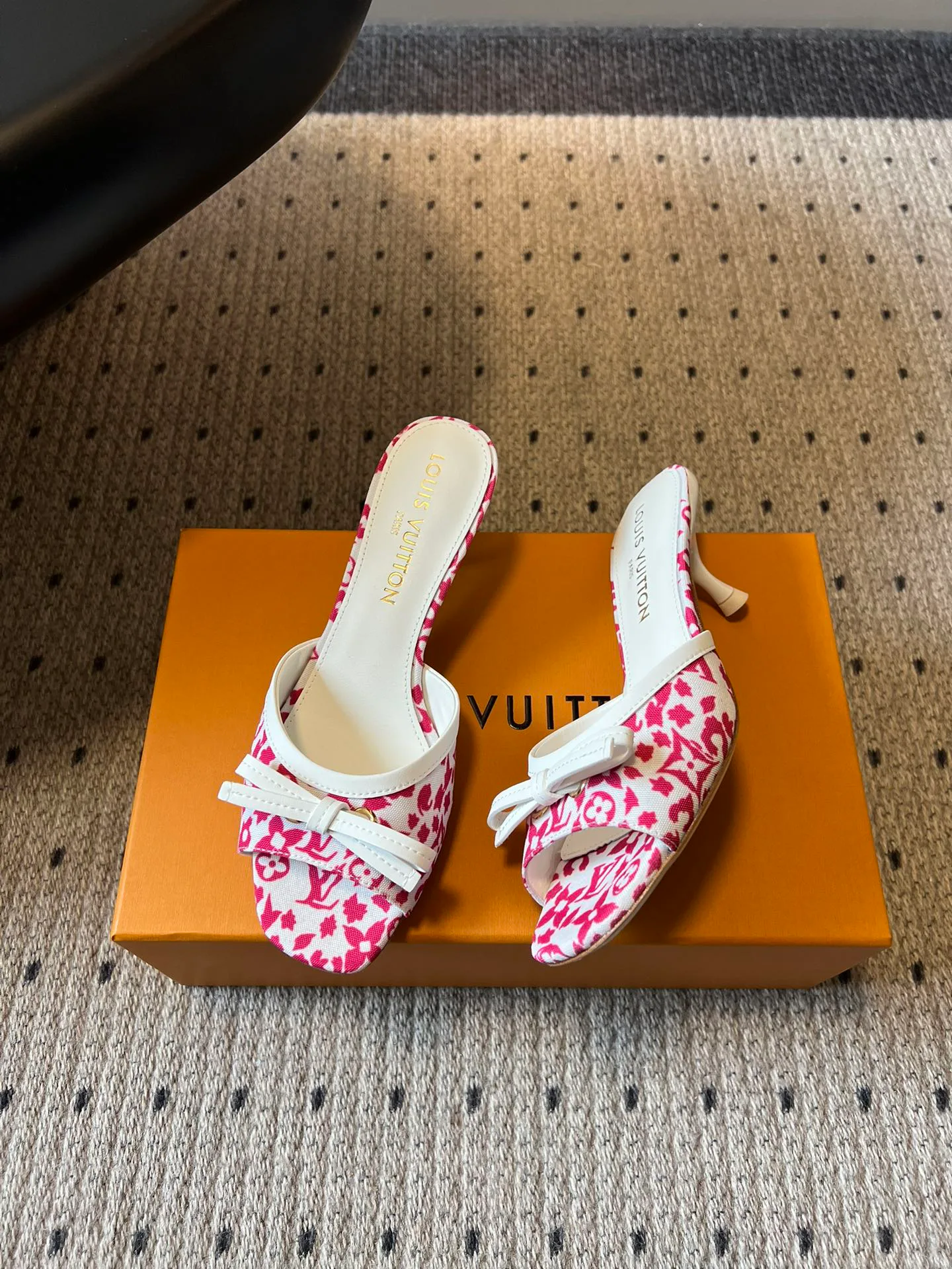 Босоножки Женские Louis Vuitton 12615425