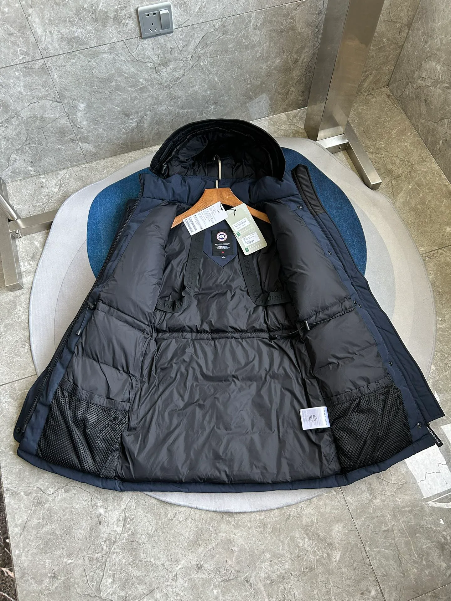 Куртки И Пуховики Женские Canada Goose 18188612