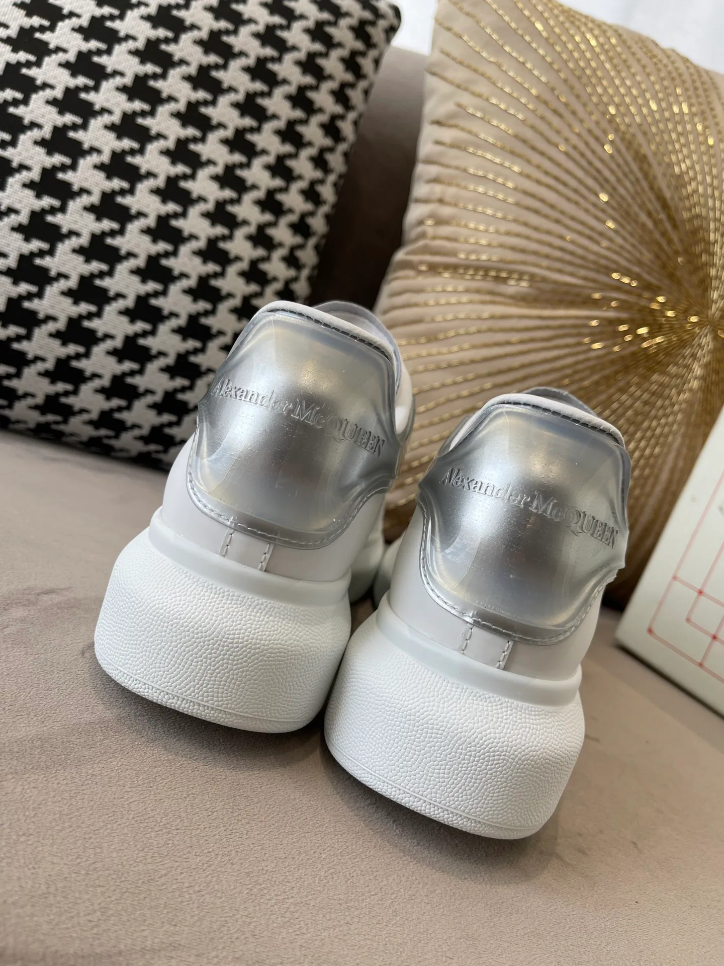 Кроссовки Женские Alexander Mcqueen 18737