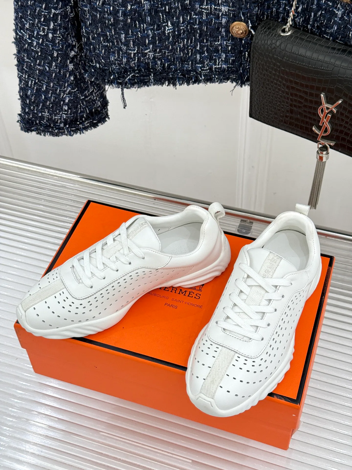 Кроссовки Женские Hermes 18636855