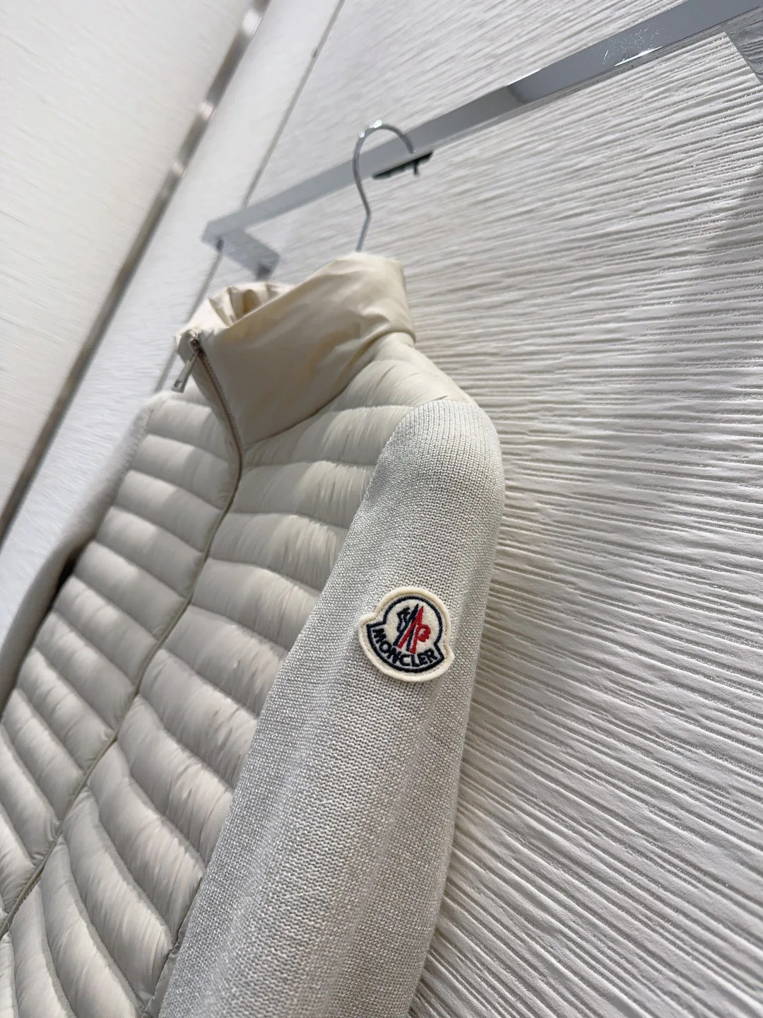 Куртки И Пуховики Женские Moncler 20100840