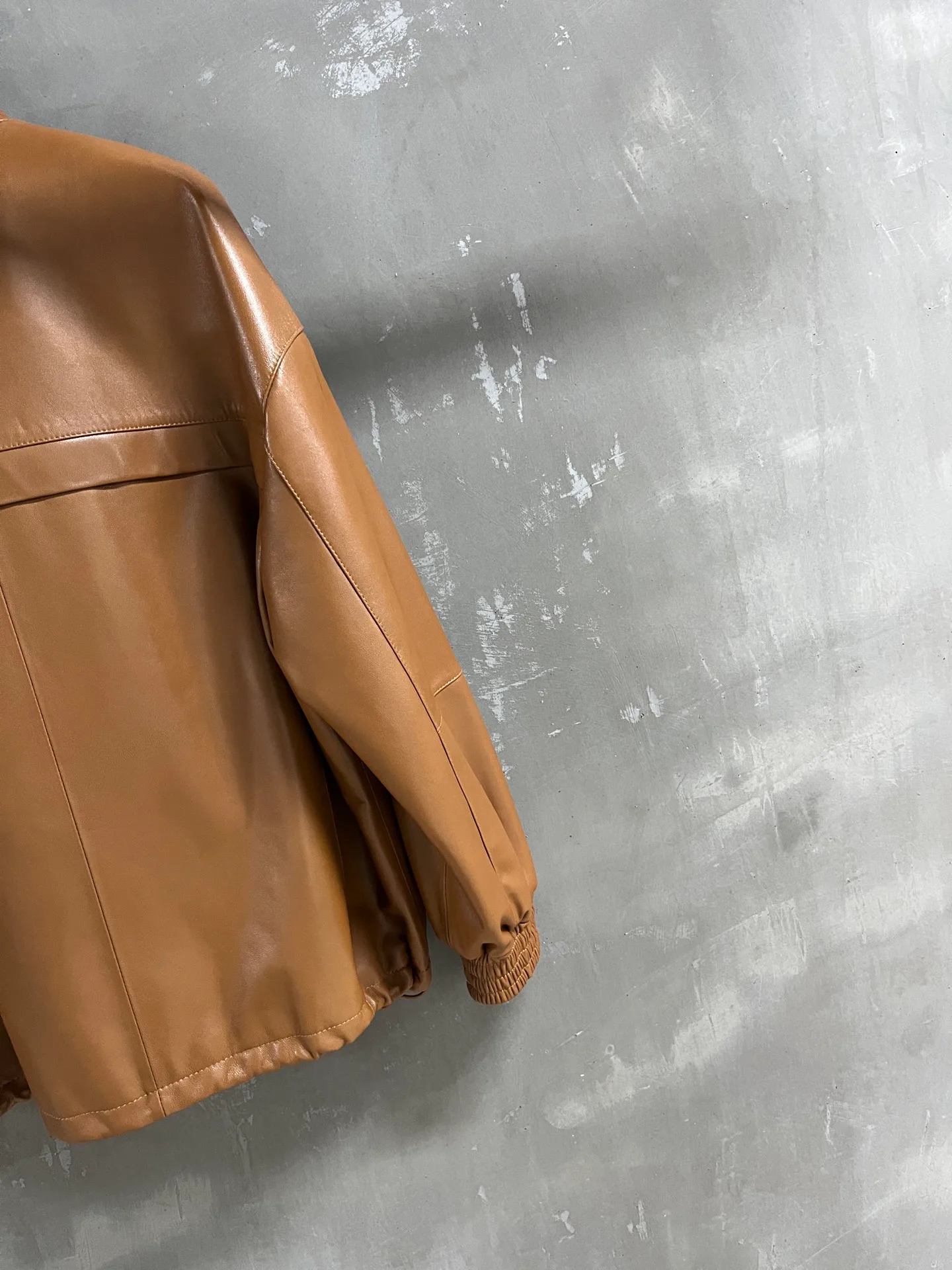 Кожаные Куртки И Дублёнки Женские Prada 18172847