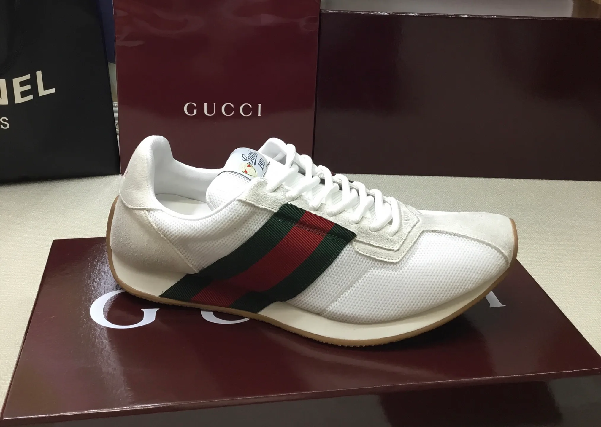 Кроссовки Женские Gucci 18773885