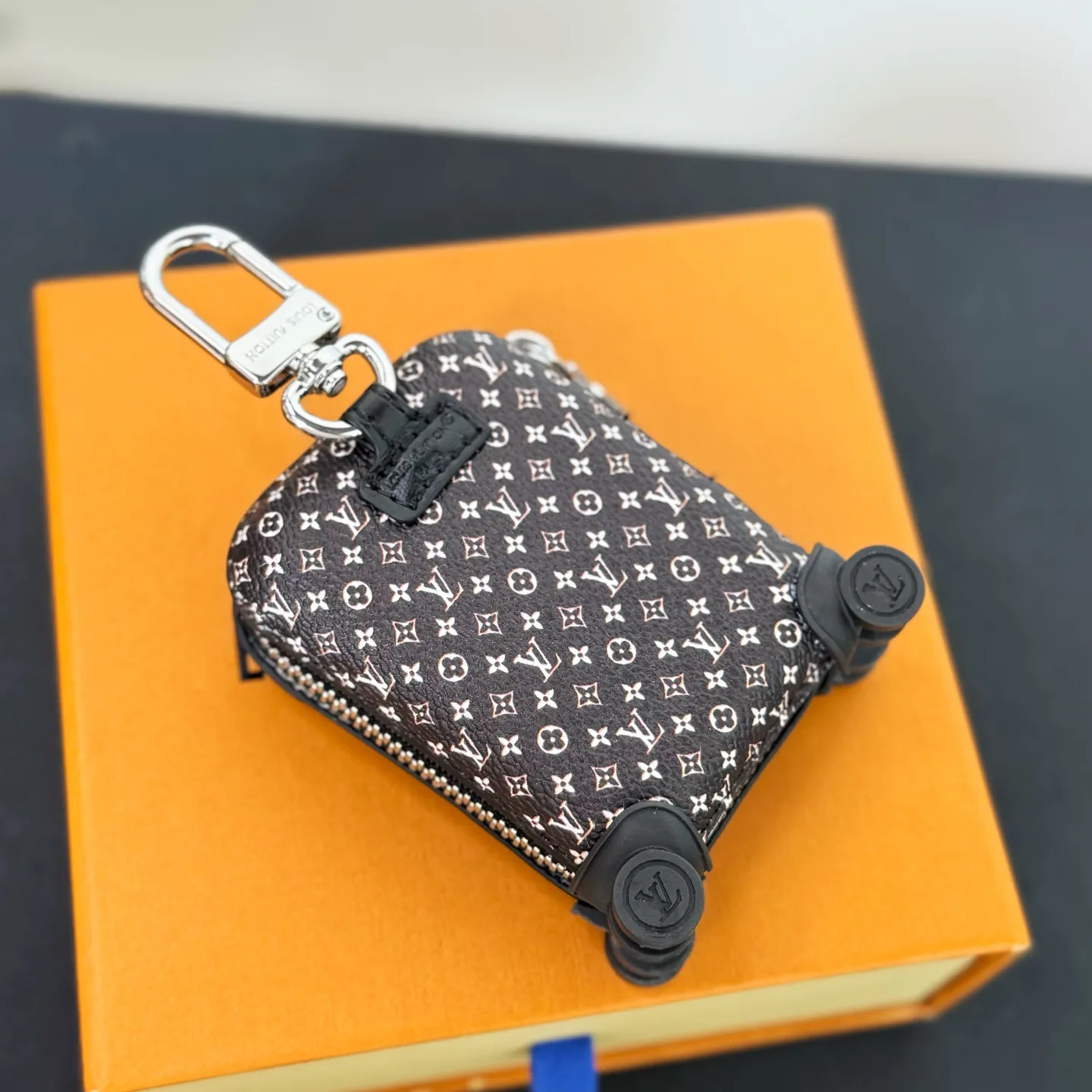 Клатчи Женские Louis Vuitton 5647567