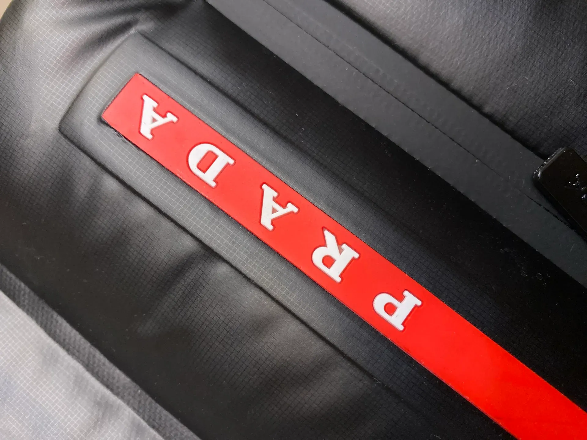 Жилеты Женские Prada 688132