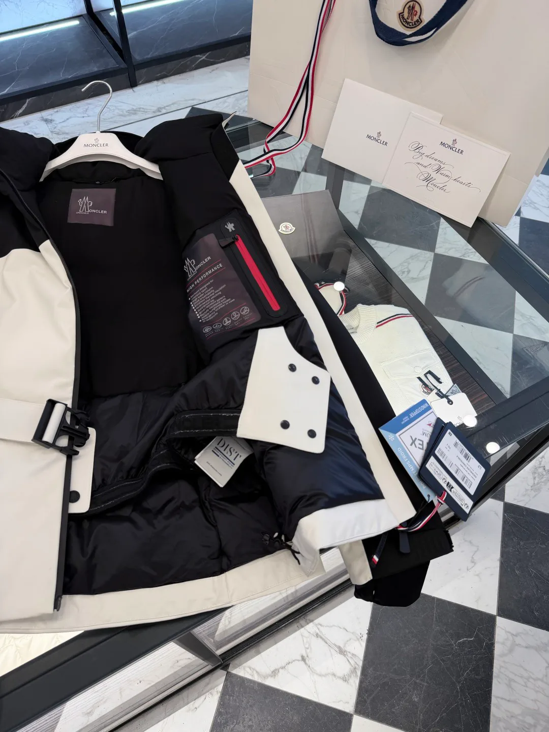 Куртки И Пуховики Женские Moncler 19336107