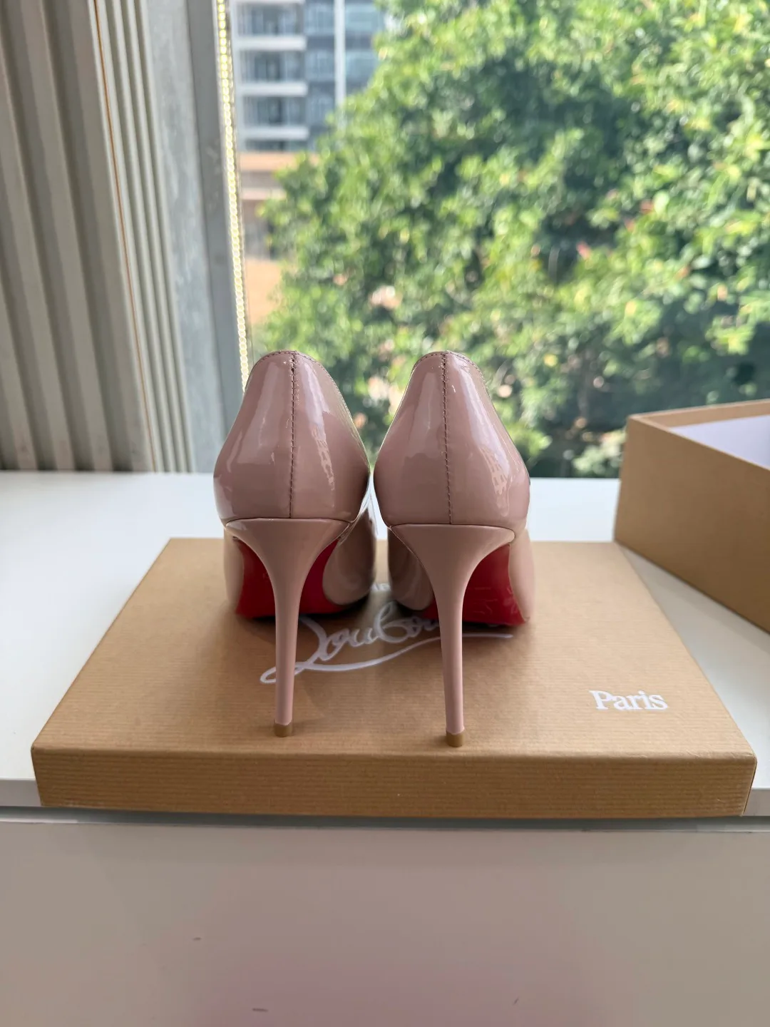 Туфли Женские Christian Louboutin 19673681