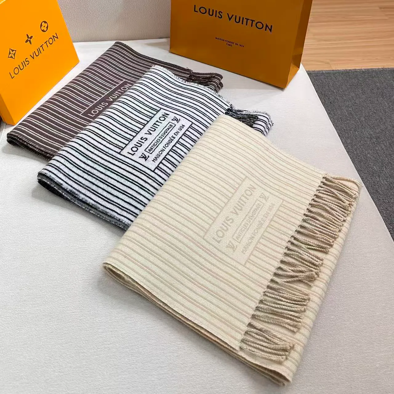 Шарфы Louis Vuitton 1152008