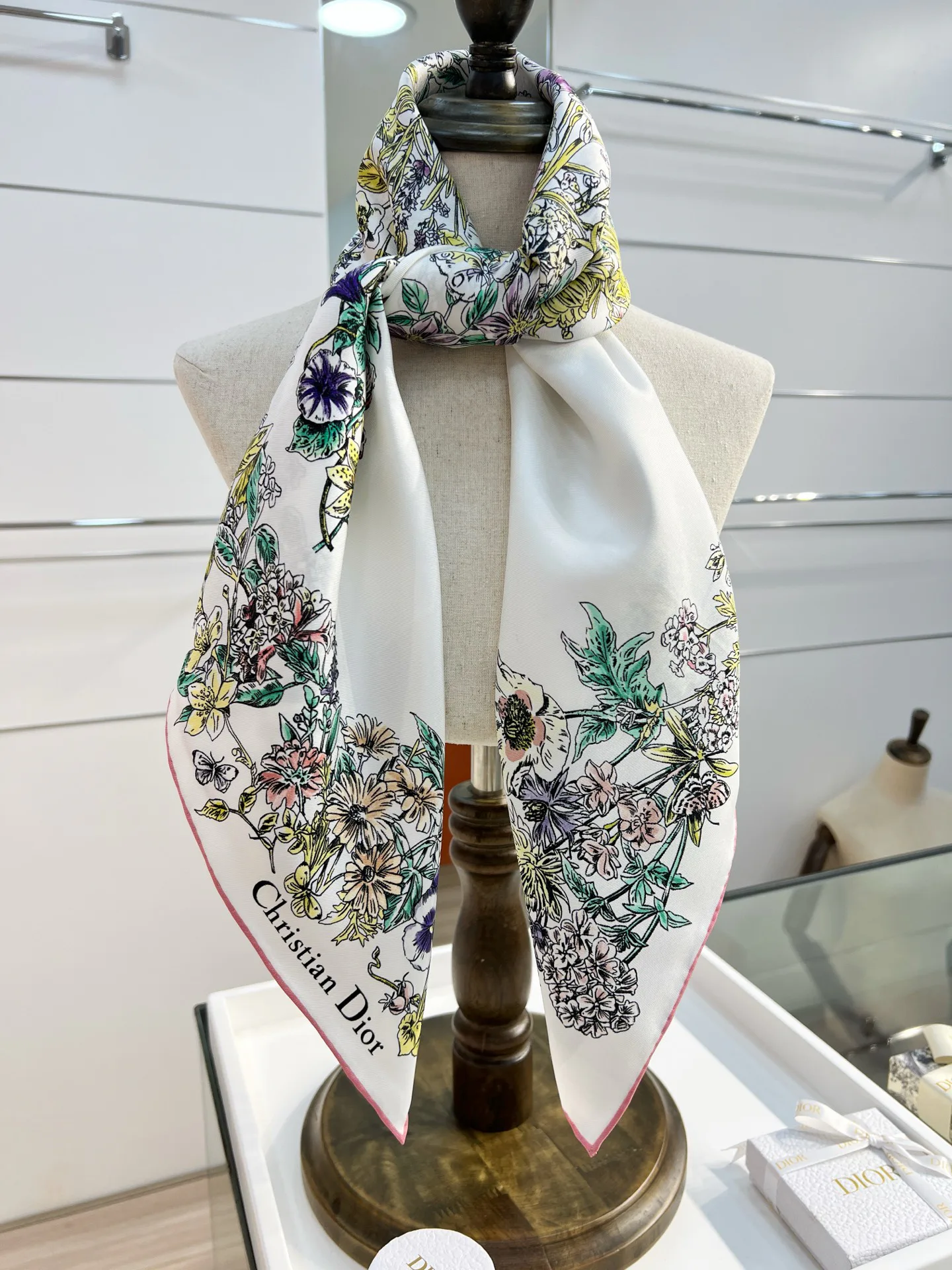 Платки Christian Dior 12683812