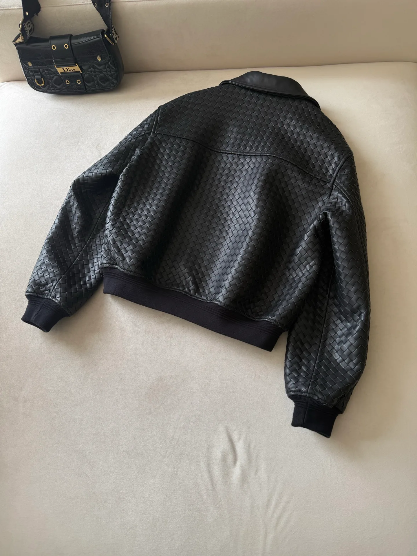 Кожаные Куртки И Дублёнки Женские Bottega Veneta 18208783