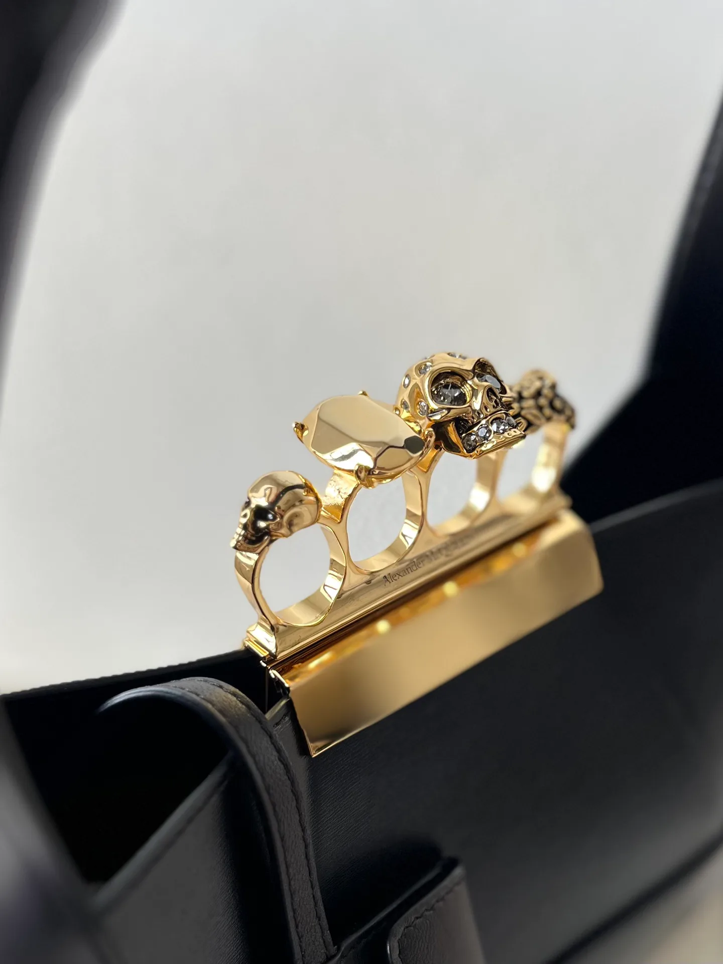 Сумки На Ремне Женские Alexander Mcqueen 11472515