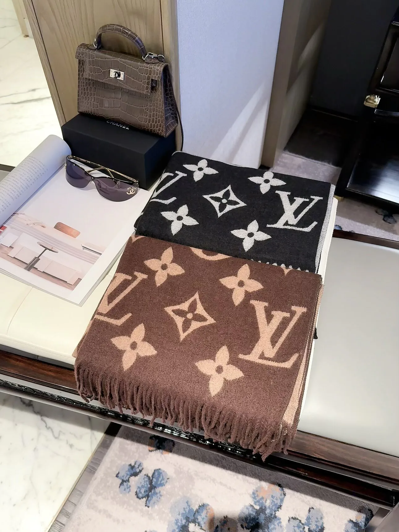 Шарфы Louis Vuitton 18322509