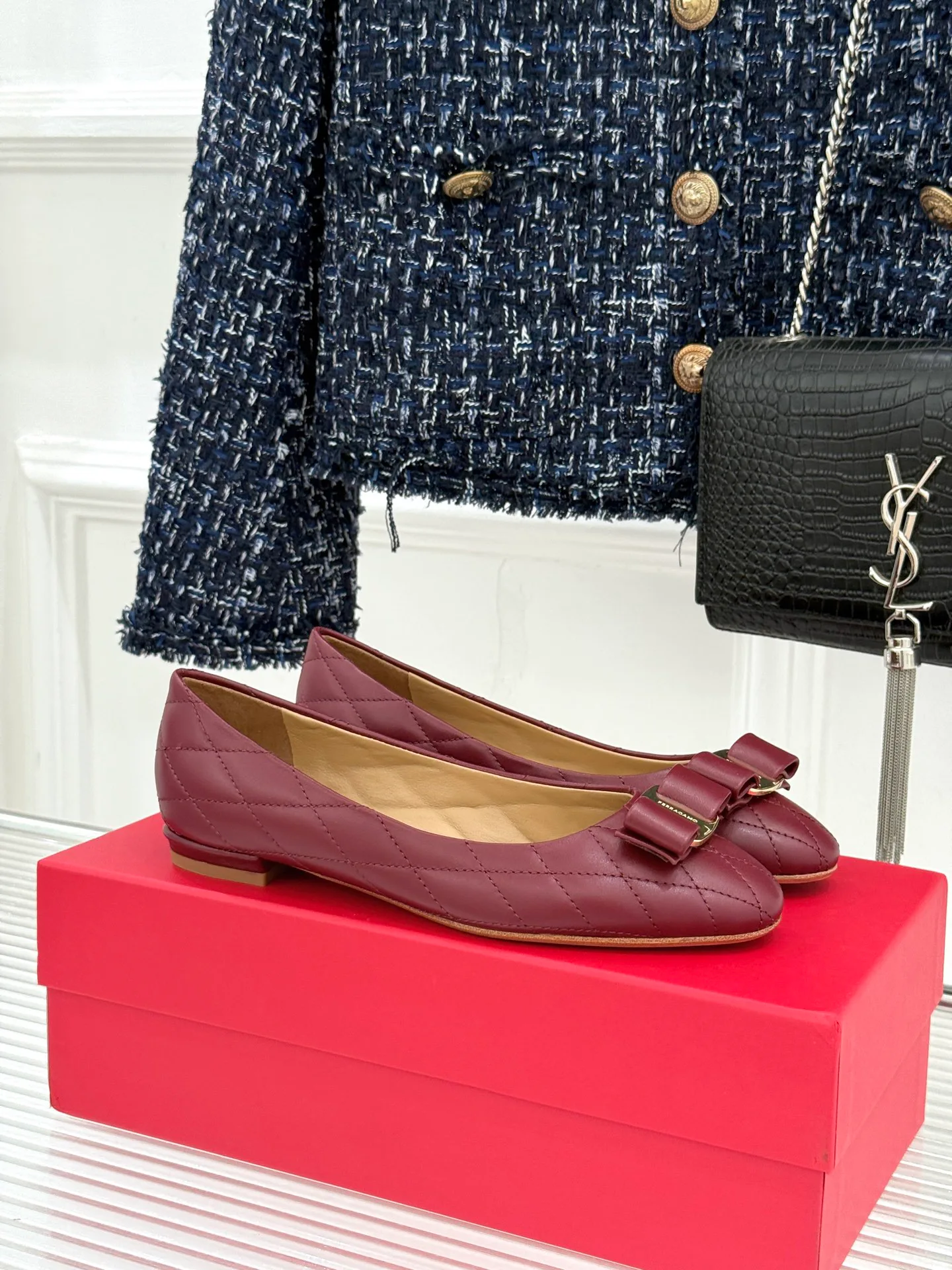 Туфли Женские Salvatore Ferragamo 18737650