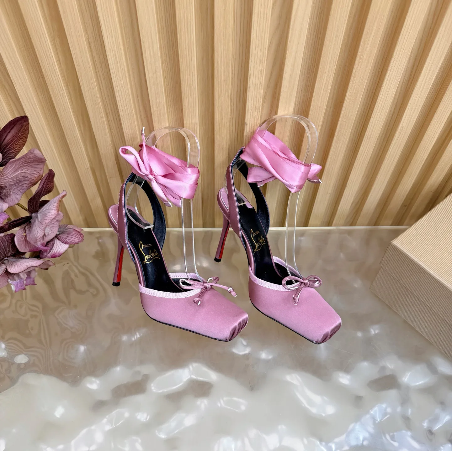 Босоножки Женские Christian Louboutin 9707822