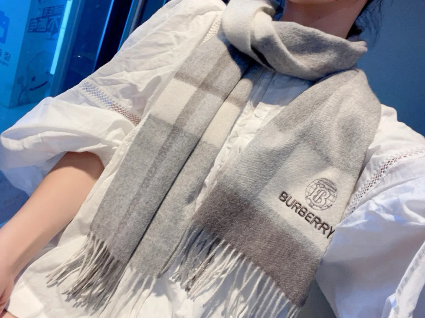 Шарфы Burberry 18449887