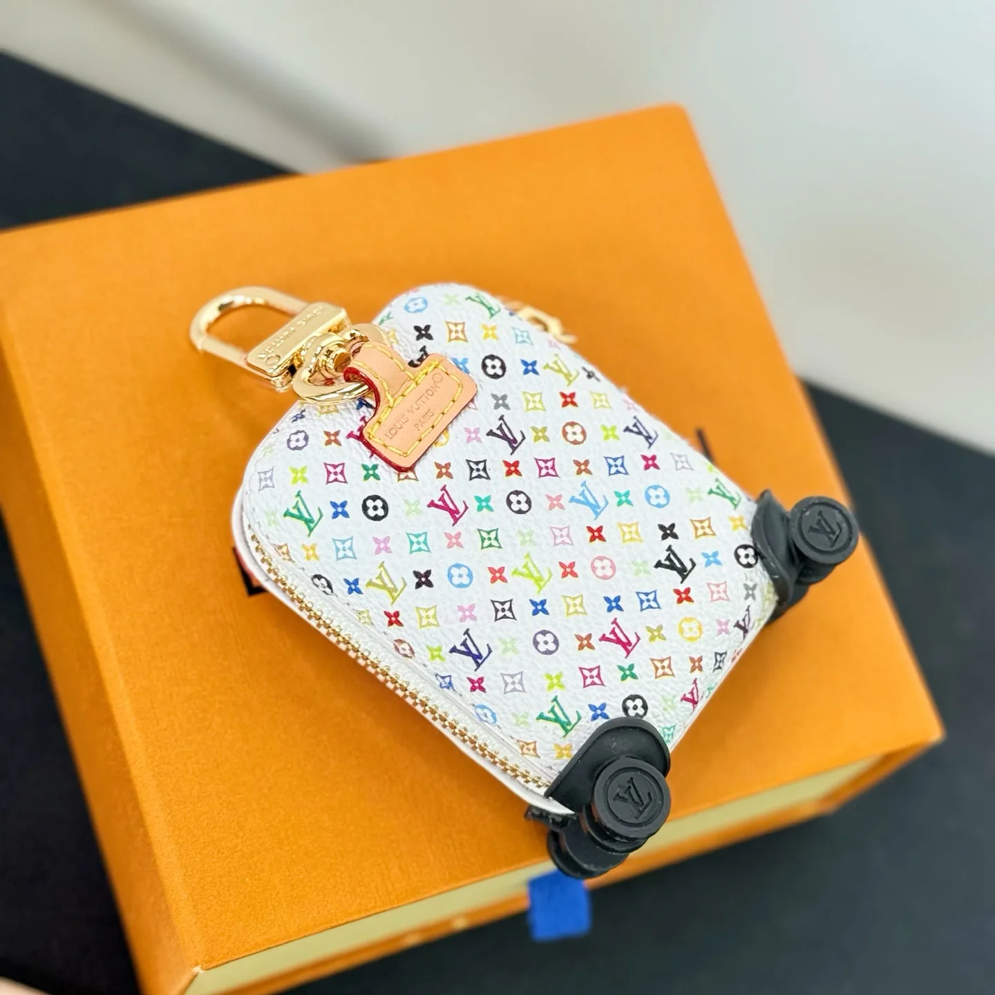 Клатчи Женские Louis Vuitton 5647566