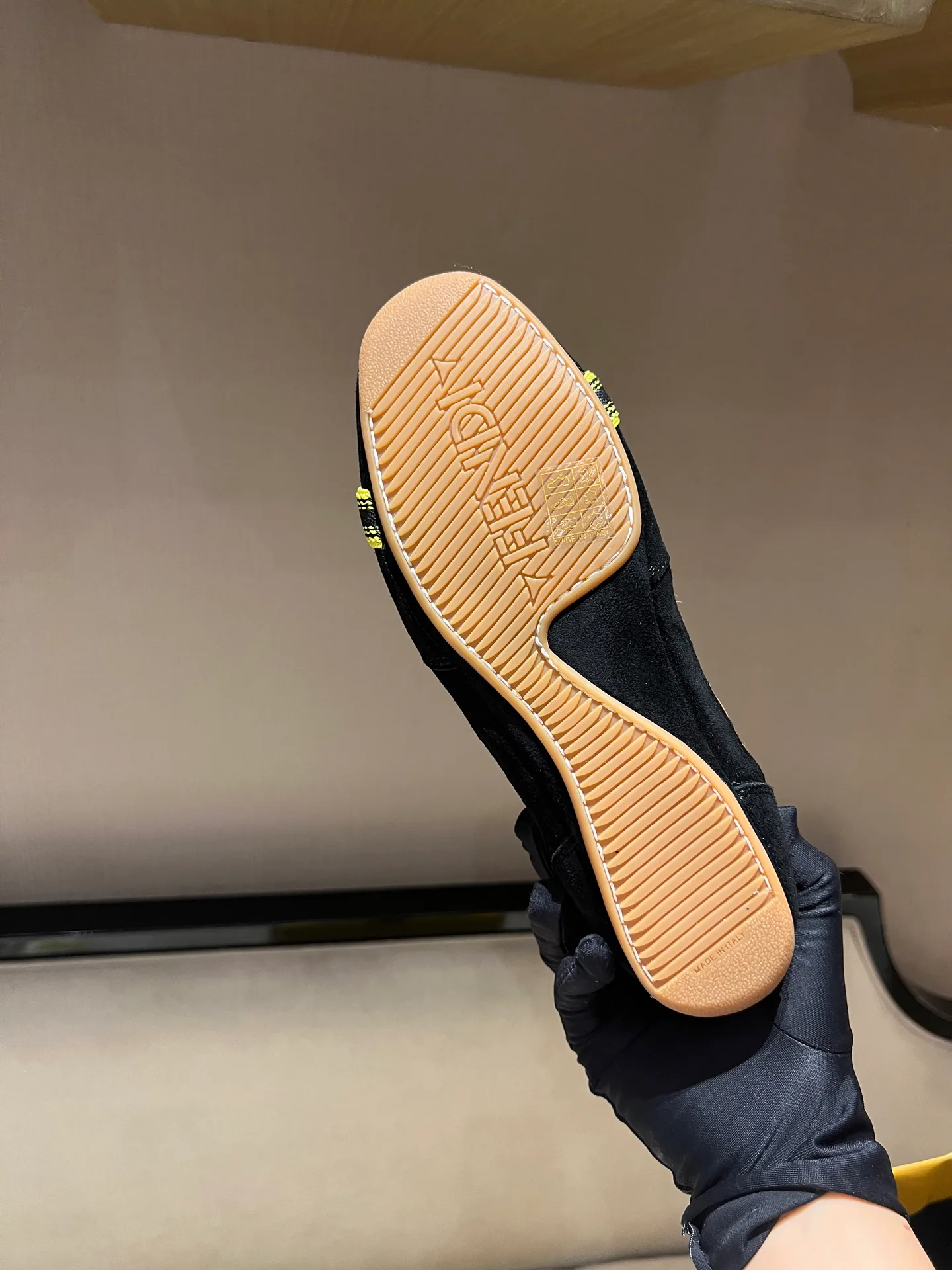 Кроссовки Женские Fendi 18278644