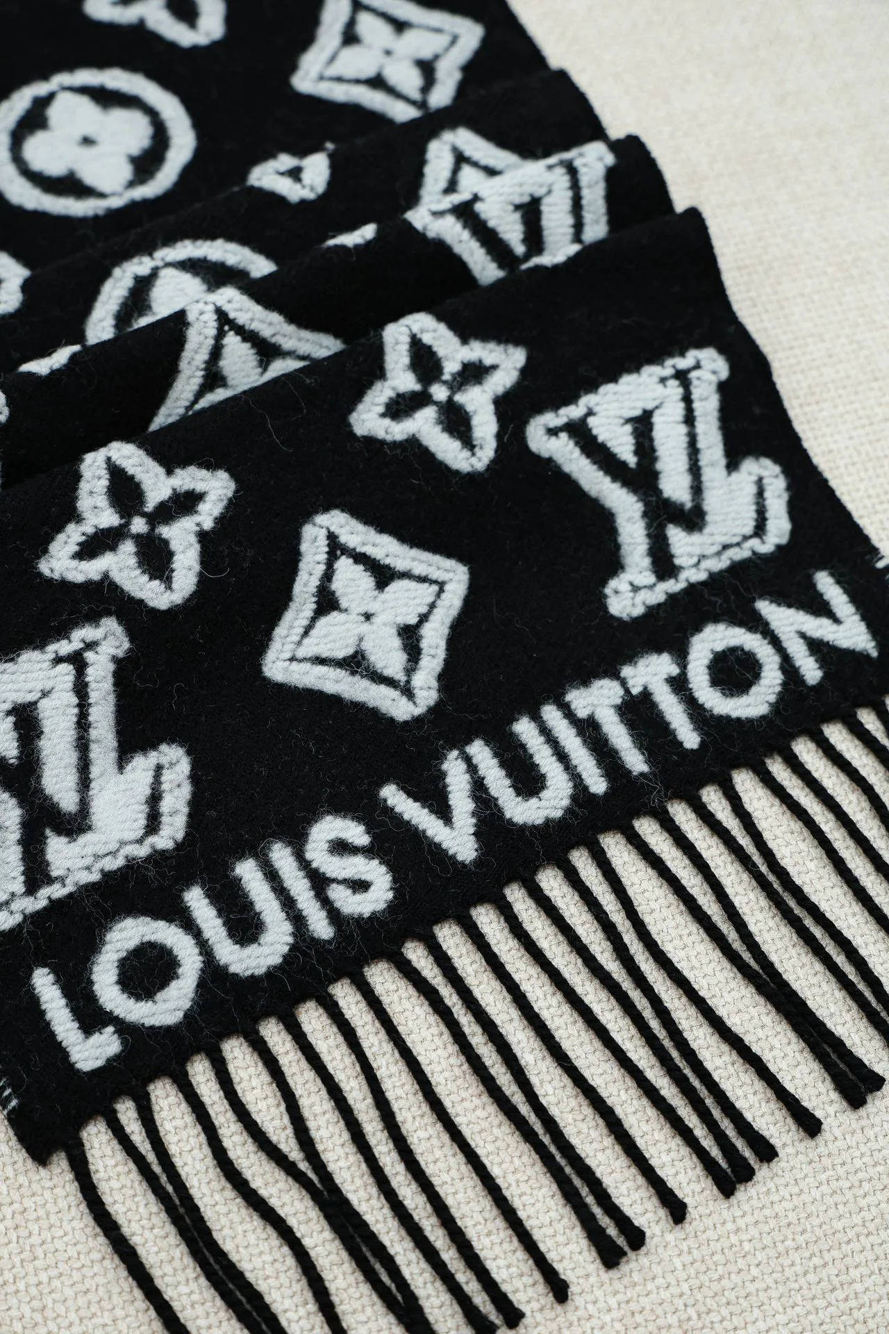 Шарфы Louis Vuitton 185639