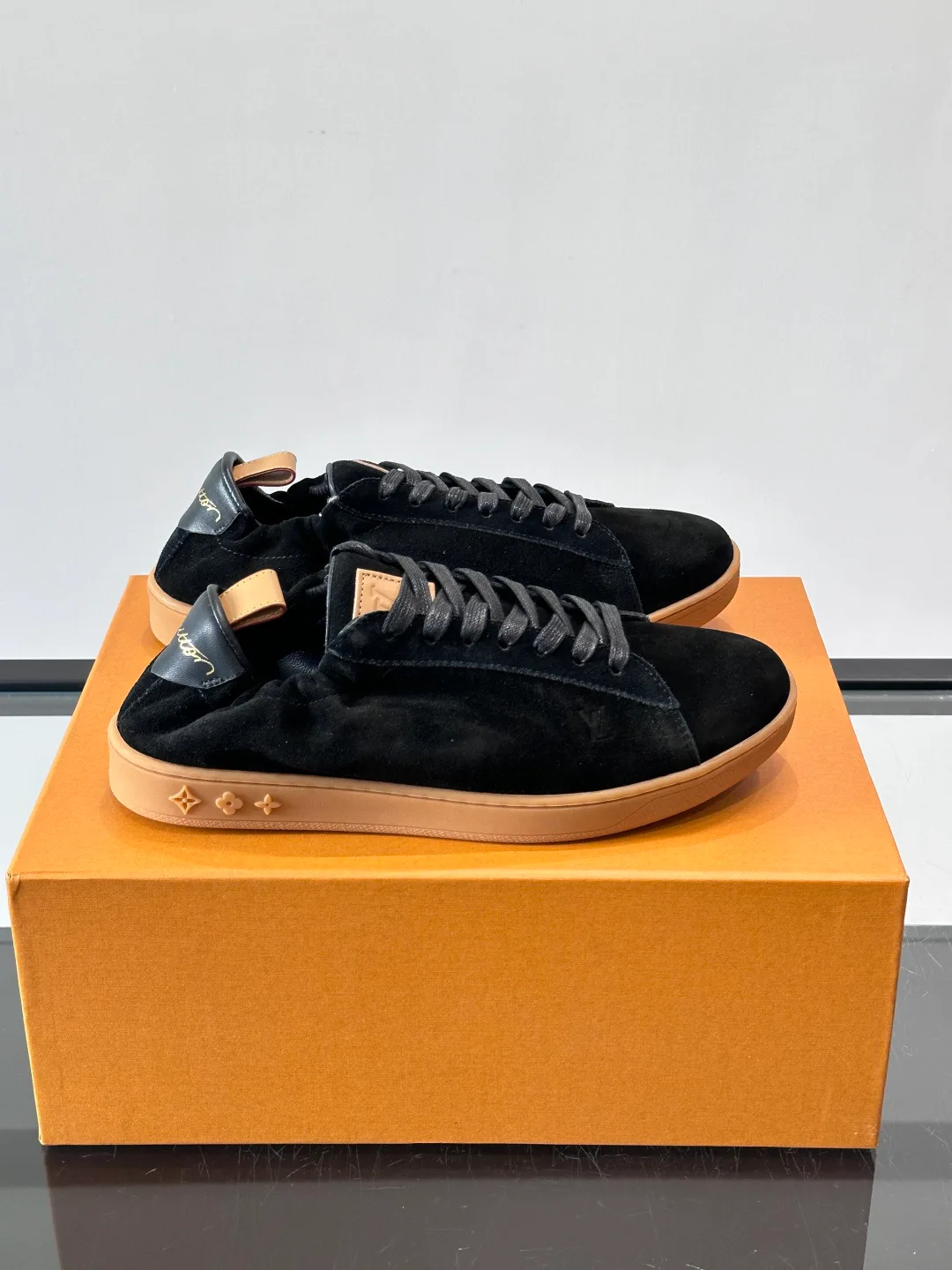Кроссовки Мужские Louis Vuitton 18263700