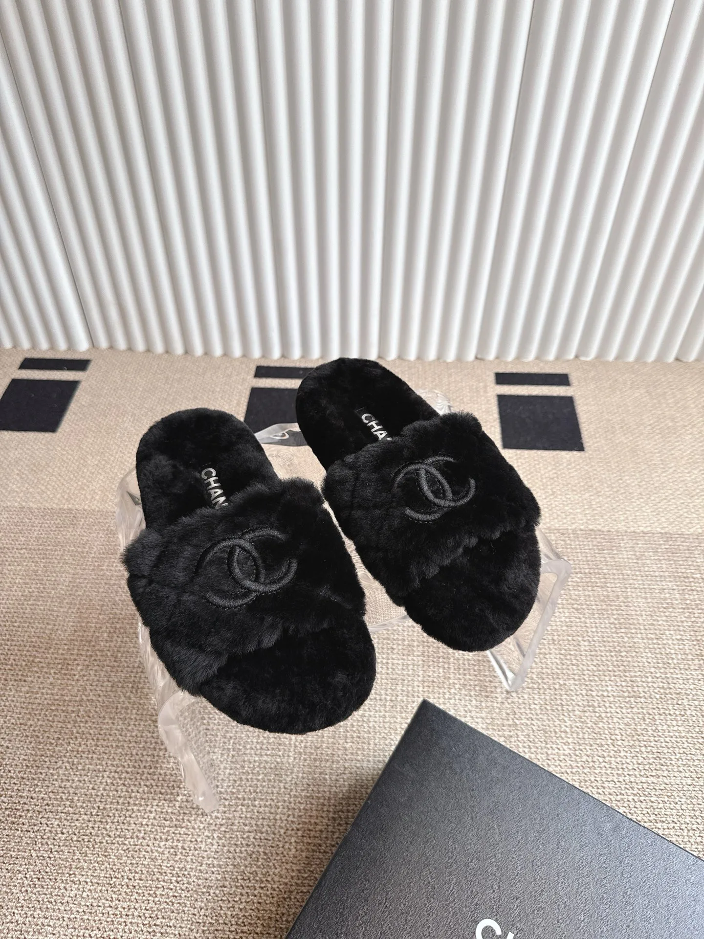 Тапочки Женские Chanel 18324635